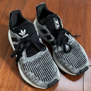 BOYS Adidas tennis shoes - lightly worn